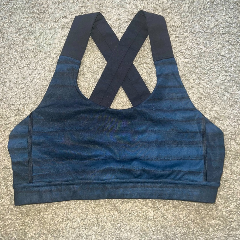 Lululemon sports bra
